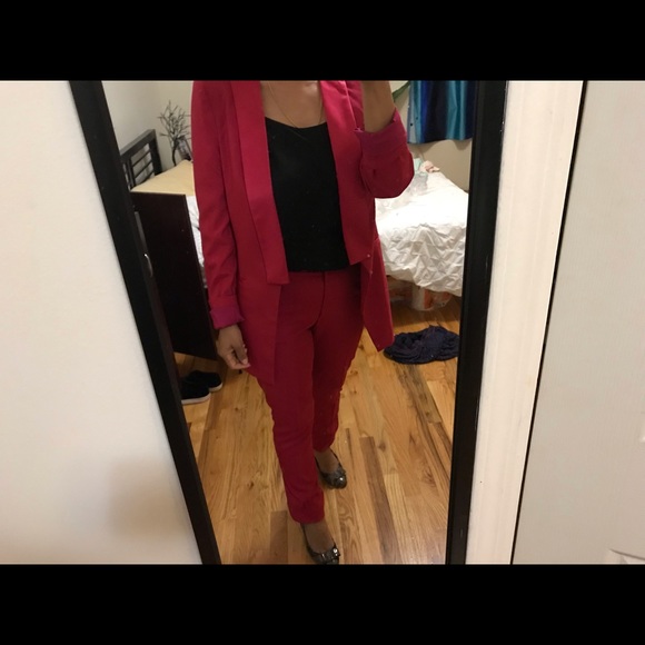 Two piece Suit - Picture 3 of 11